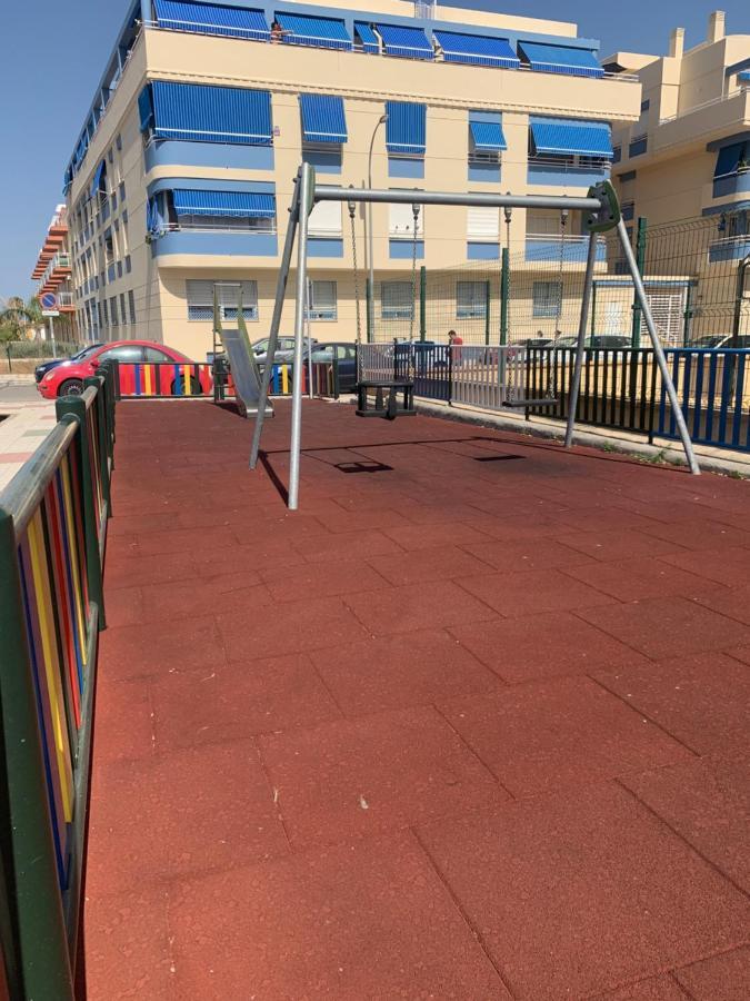 Ferienwohnung Apartamento Atico A 50 Metros De La Playa Will Rincón de la Victoria Exterior foto