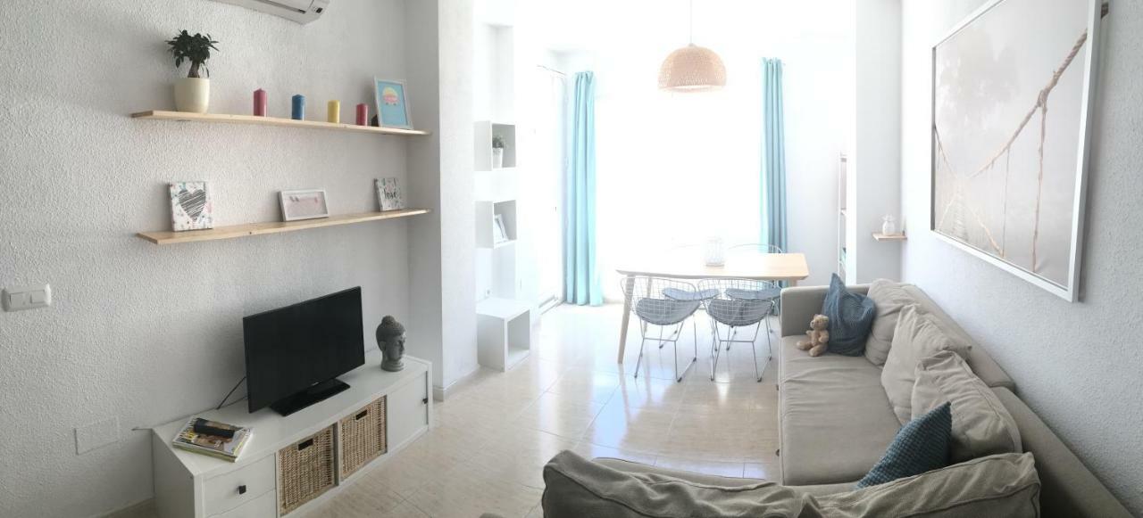 Ferienwohnung Apartamento Atico A 50 Metros De La Playa Will Rincón de la Victoria Exterior foto